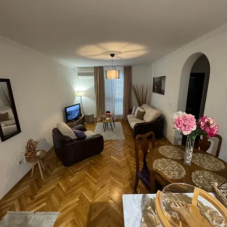 Casa Apartments, Two-bedroom Μπούντβα